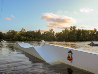 caractéristiques du wakepark de la plus haute qualité