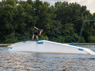 Rohr-Wakeboard