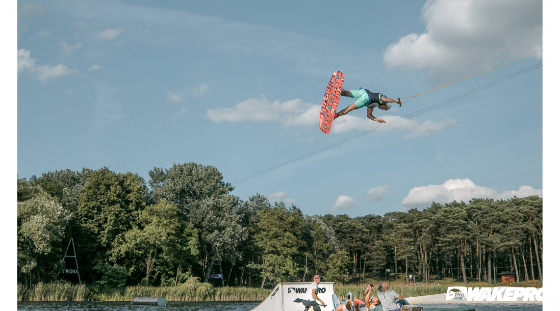 Przeszkoda Wakepro Kicker M w wakeparku WakeCity