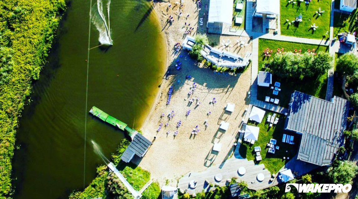 Wakepark obstacle at Lake Park Wilanów