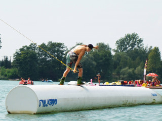 Wakepark Kraków Pipe cut Wakepro obstacle 