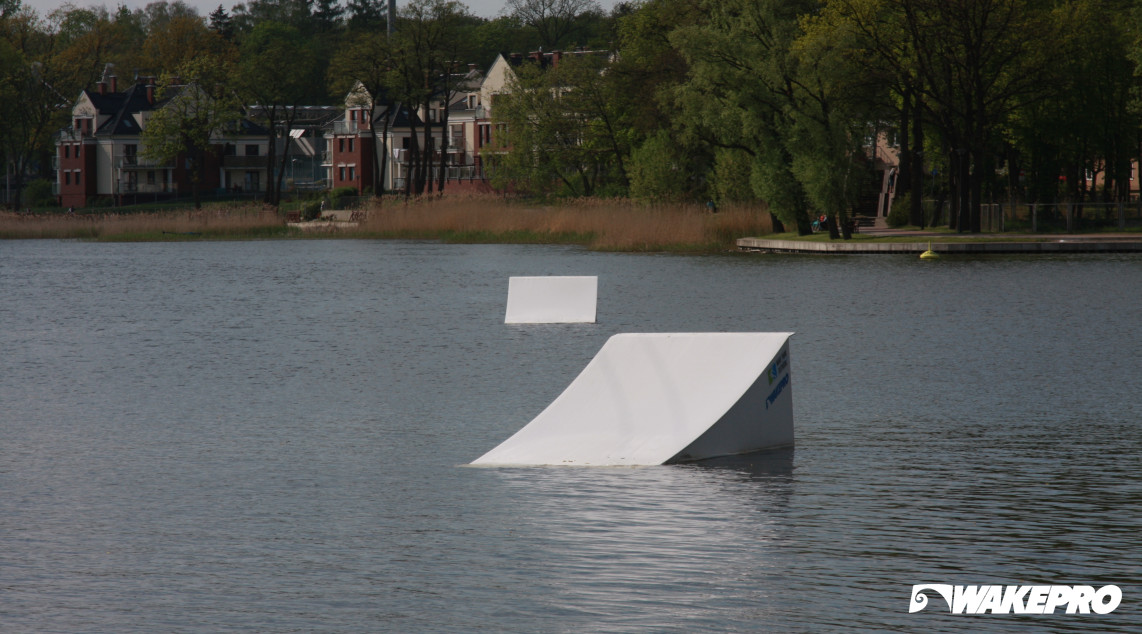 Wakepro obstacles in Ostróda Wakepark