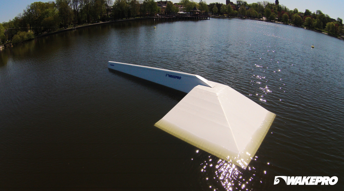 Wakepro obstacles in Ostróda Wakepark