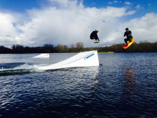 Waserskicentrum de Berendonck Wakepro obstacles