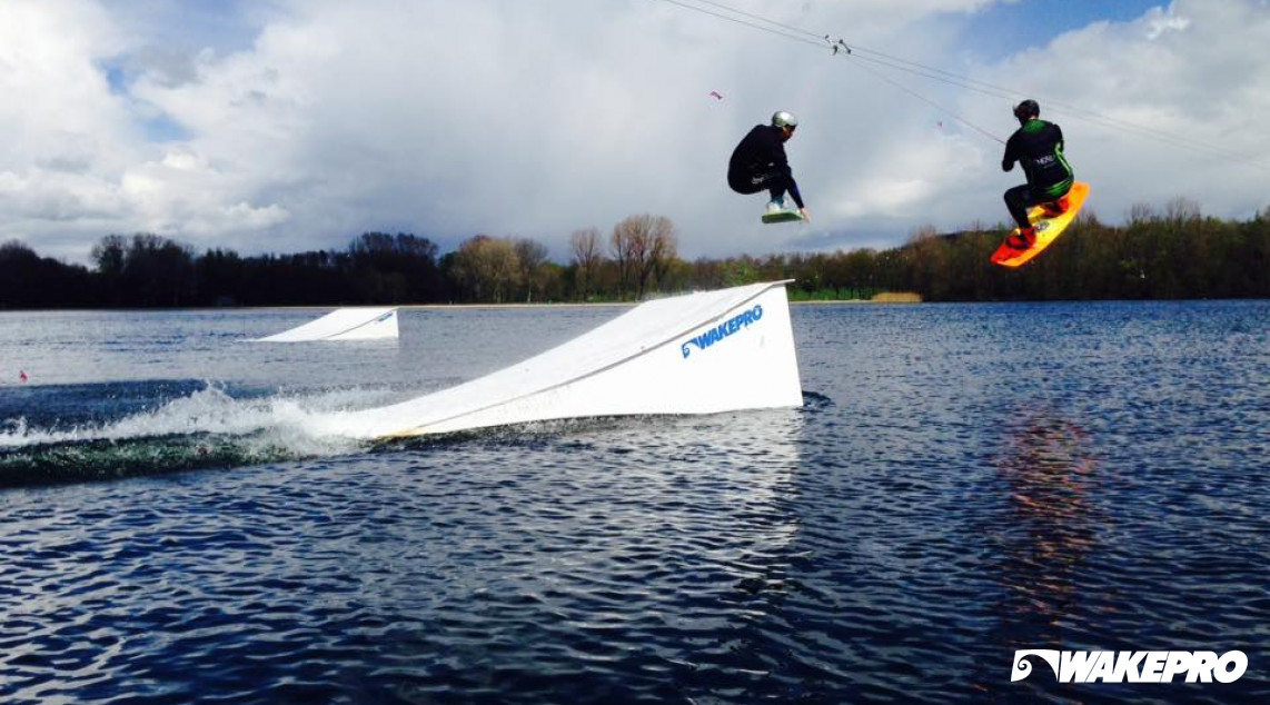 Wakepro obstacles at Waserskicentrum de Berendonck 